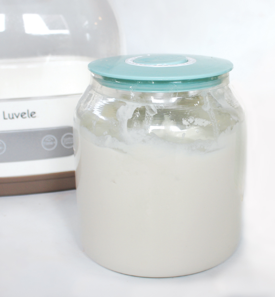 Luvele jug with yoghurt